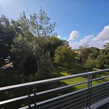 アパート Studio Montevrain モンテヴラン